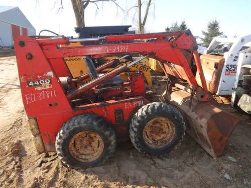 Used Gehl 4400 Skid Steer Loader parts.