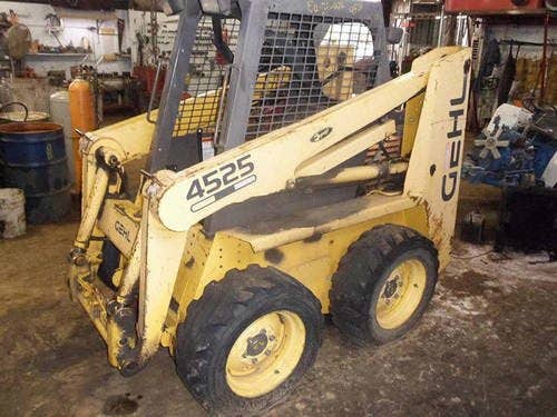 Used Gehl 4525 Skid Steer Loader parts.