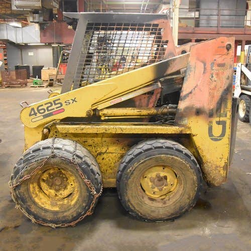 Used Gehl 4625 Skid Steer Loader parts.
