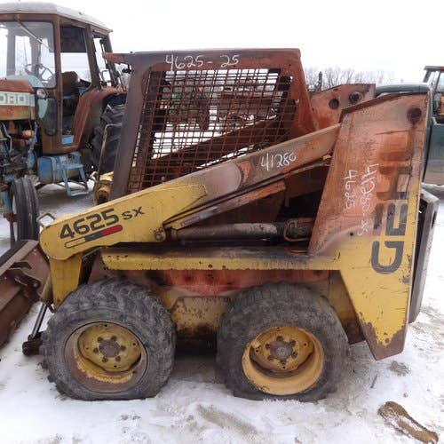 Used Gehl 4625 Skid Steer Loader parts.