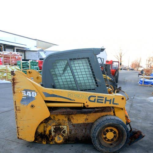 Used Gehl 4640 Skid Steer Loader parts.