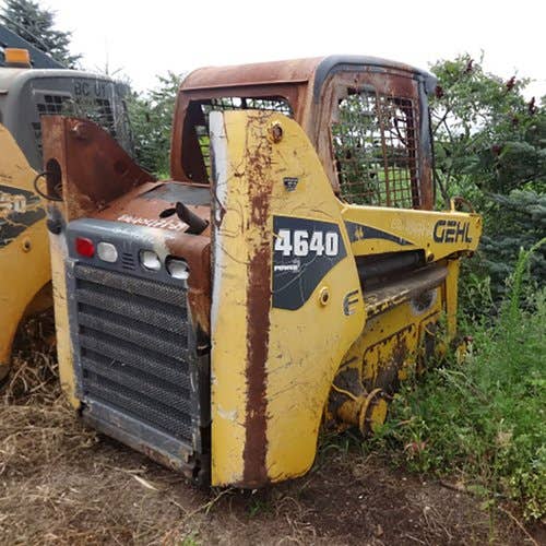 Used Gehl 4640 Skid Steer Loader parts.