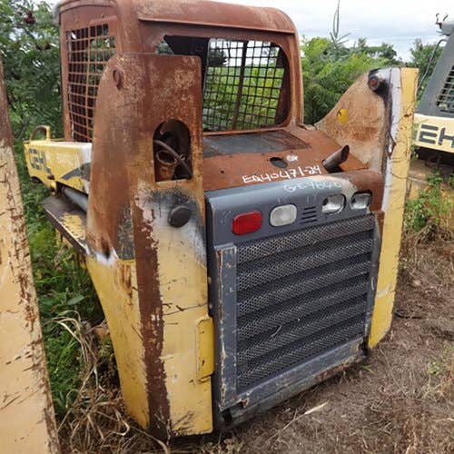 Used Gehl 4640 Skid Steer Loader parts.