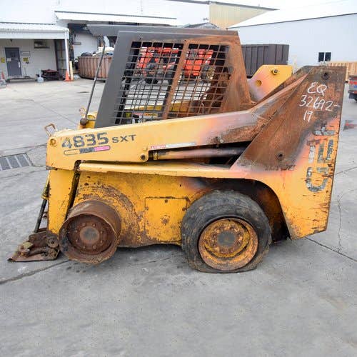 Used Gehl 4835 Skid Steer Loader parts.