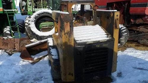 Used Gehl 5625 Skid Steer Loader parts.
