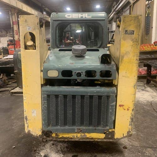 Used Gehl 5640 Skid Steer Loader parts.