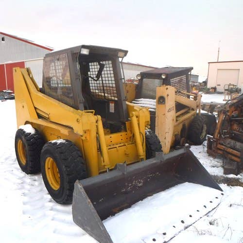 Used Gehl 6635 Skid Steer Loader parts.