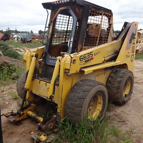 2003 Used Gehl 6635 Skid Steer Loader parts.