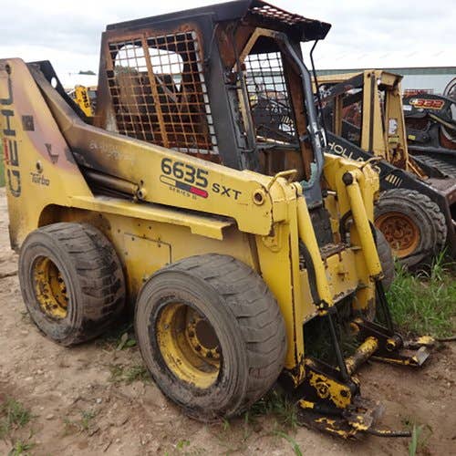 2003 Used Gehl 6635 Skid Steer Loader parts.