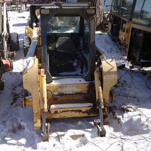 Used Gehl 7810 Skid Steer Loader parts.