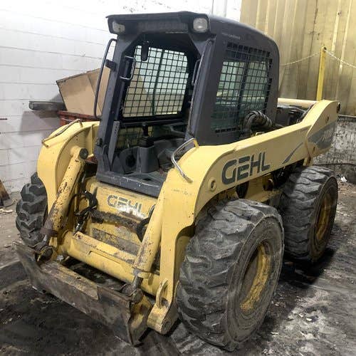 Used Gehl 7810 Skid Steer Loader parts.