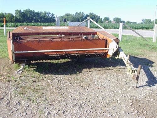 Used Gehl 880 Hay Cutting parts.