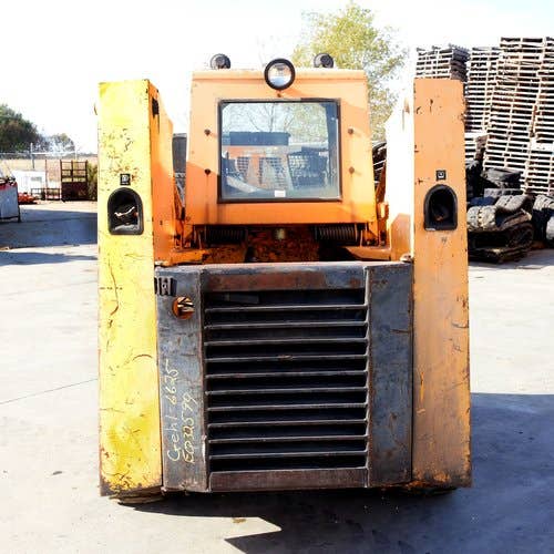 Used Gehl SL6625 Skid Steer Loader parts.