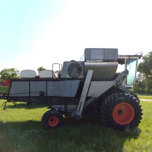 Used Gleaner l2 Combine parts.