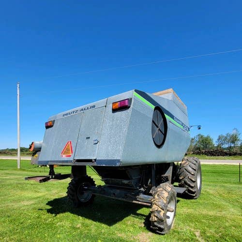 Used Gleaner R50 Combine parts.
