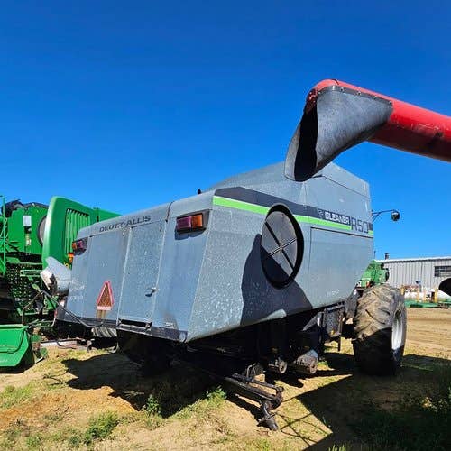 Used Gleaner R50 Combine parts.