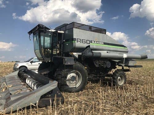 1989 Used Gleaner R60 Combine parts.