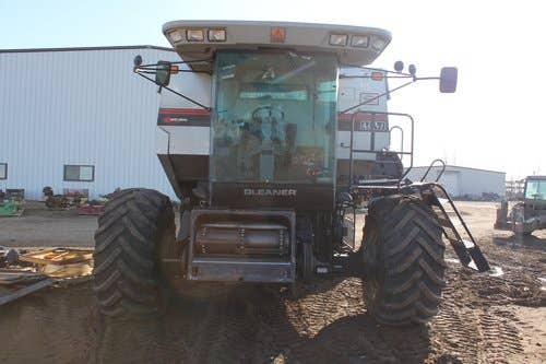1999 Used Gleaner R62 Combine parts.