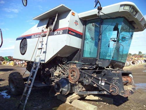 1998 Used Gleaner R72 Combine parts.