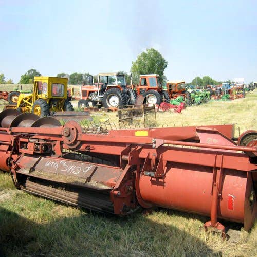 Used Hesston 6665 Header parts.