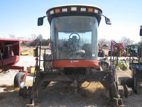 Used Hesston 9260 Hay Cutting parts.
