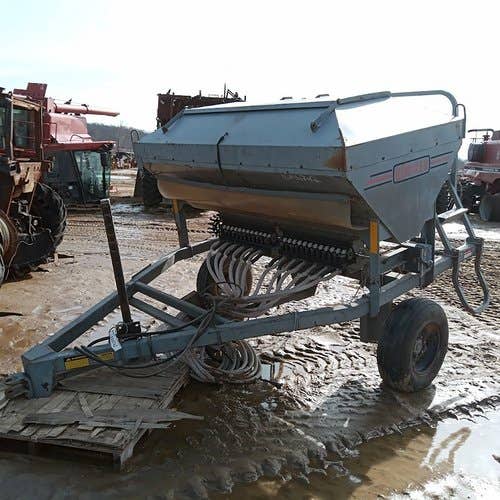 Used Hiniker 5800 Grain Handling Used Hiniker 5800 Grain Handling