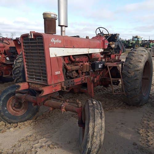 International 1026 Tractor for sale in: Downing, WI. 