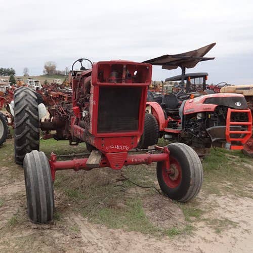Used International 1086 Tractor parts.