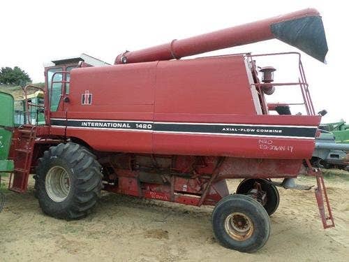Used International 1420 Combine parts.
