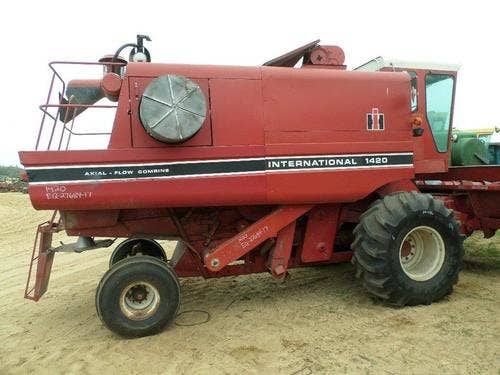 Used International 1420 Combine parts.