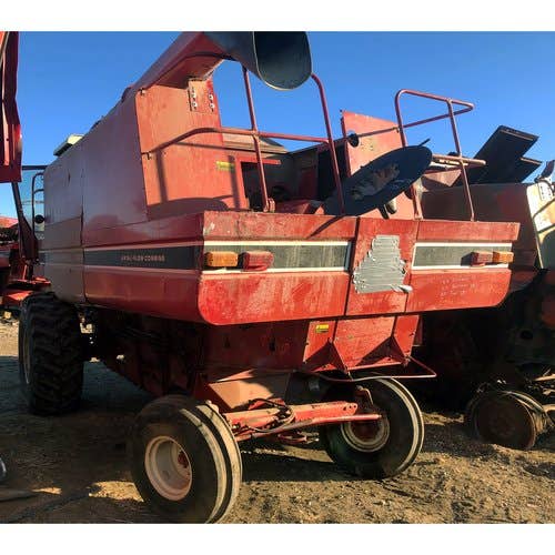 Used International 1420 Combine parts.