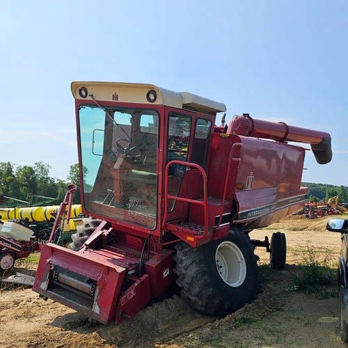 Used International 1420 Combine parts.