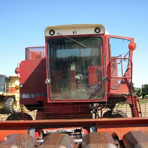 Used International 1440 Combine parts.