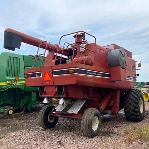 Used International 1460 Combine parts.