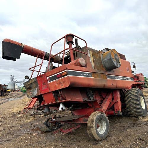 Used International 1460 Combine parts.