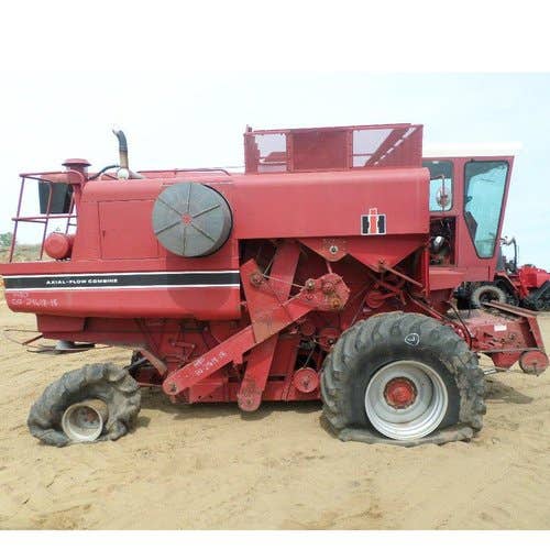 Used International 1480 Combine parts.