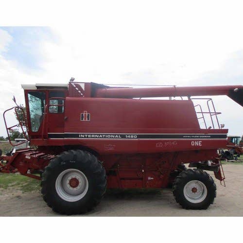 Used International 1480 Combine parts.