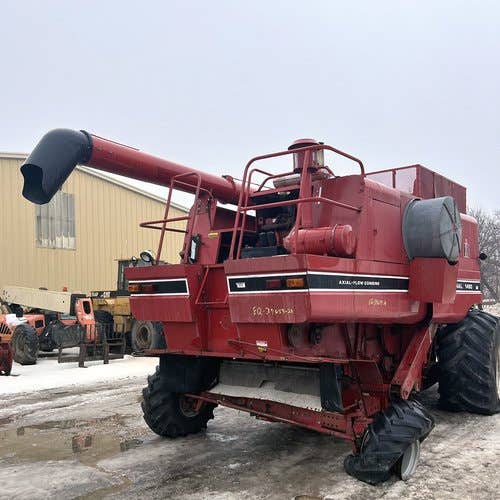 Used International 1480 Combine parts.