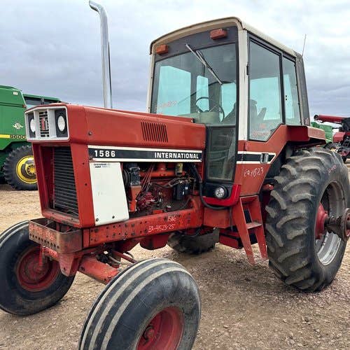 Used International 1586 Tractor Parts Used International 1586 Tractor Parts