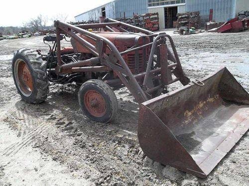 Used International 300 Tractor Parts Used International 300 Tractor Parts