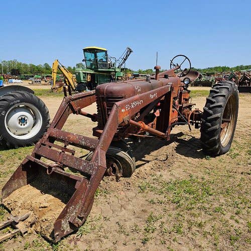 Used International 300 Tractor Parts Used International 300 Tractor Parts