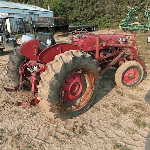 Used International 300U Tractor parts.