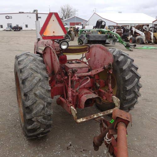 Used International 350U Tractor parts.