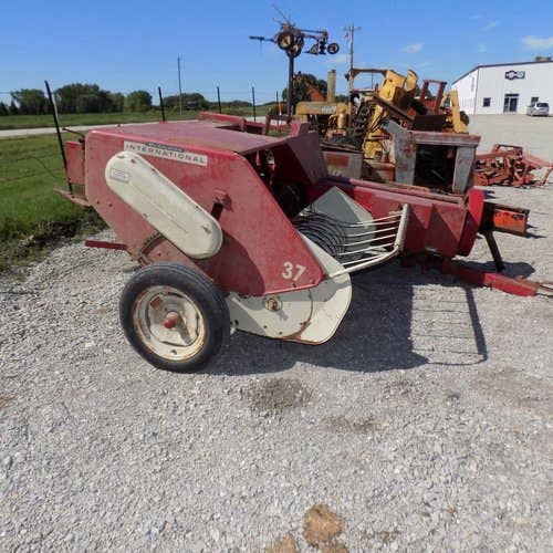 Used International 37 Baler parts.