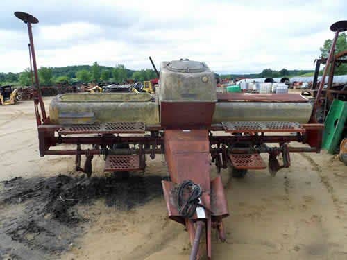 Used International 400 Planter parts.