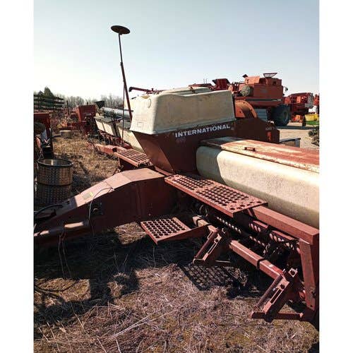 Used International 400 Planter parts.