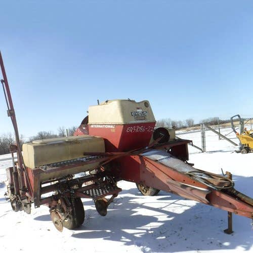 Used International 400 Planter parts.