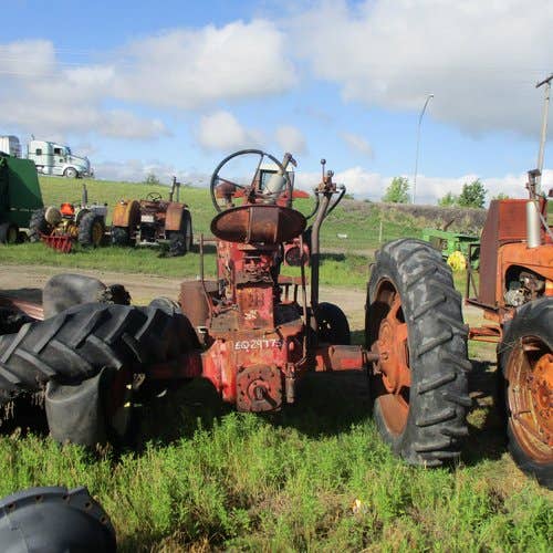 Used International 400 Tractor parts.