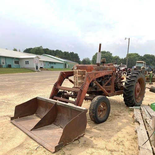 Used International 400 Tractor parts.