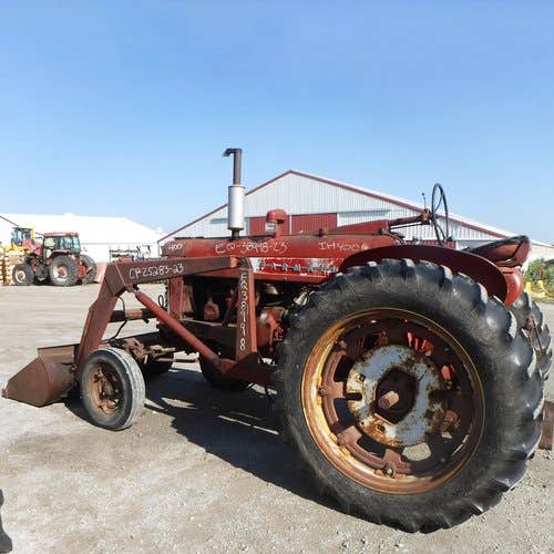 Used International 400 Tractor parts.